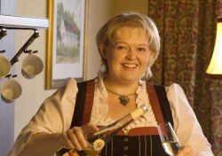 Ilse mit Marillensekt